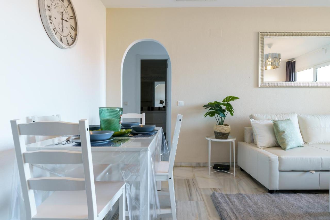 Apartment Chic Beachfront Flat With Amazing Sea Views And Private Indoor Parking *